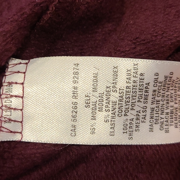 Splendid maroon soft hoodie with black sherpa inner hood - Picture 9 of 9